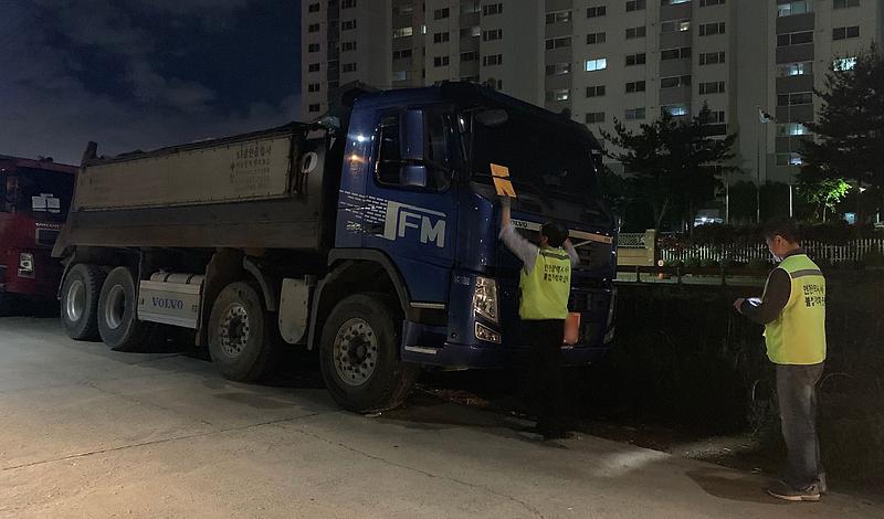 2서구,_‘불법_밤샘주차’_집중단속_실시.jpg 이미지