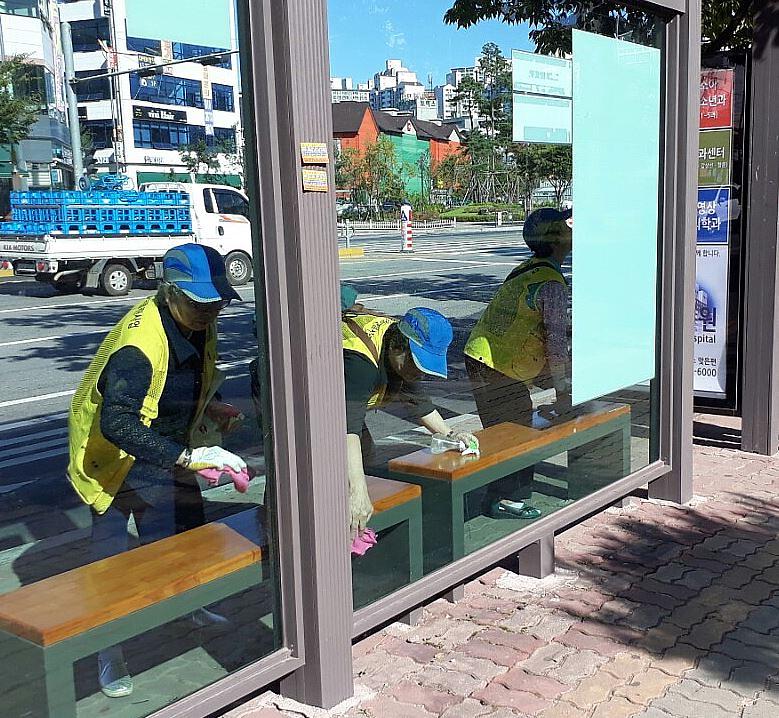 2서구,_버스승강장_클린단_운영_(2).jpg 이미지