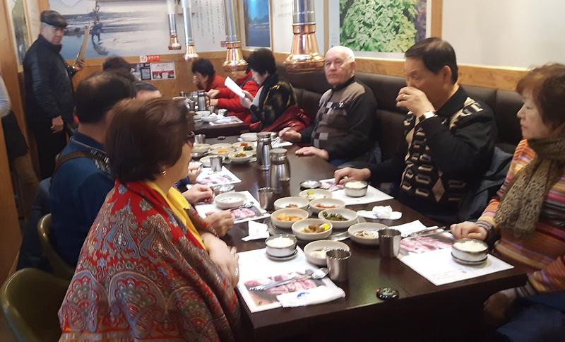 3서구_가정1동,_어르신들에_따뜻한_한_끼_대접.jpg 이미지