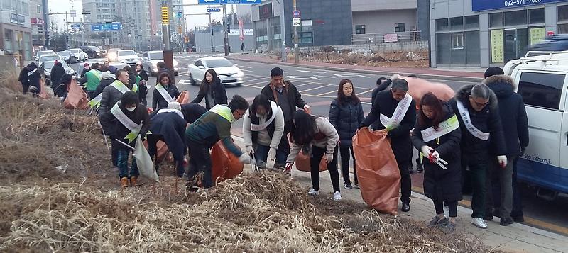4오류왕길동,_구민과_함께하는_클린업데이_실시_(1).jpg 이미지