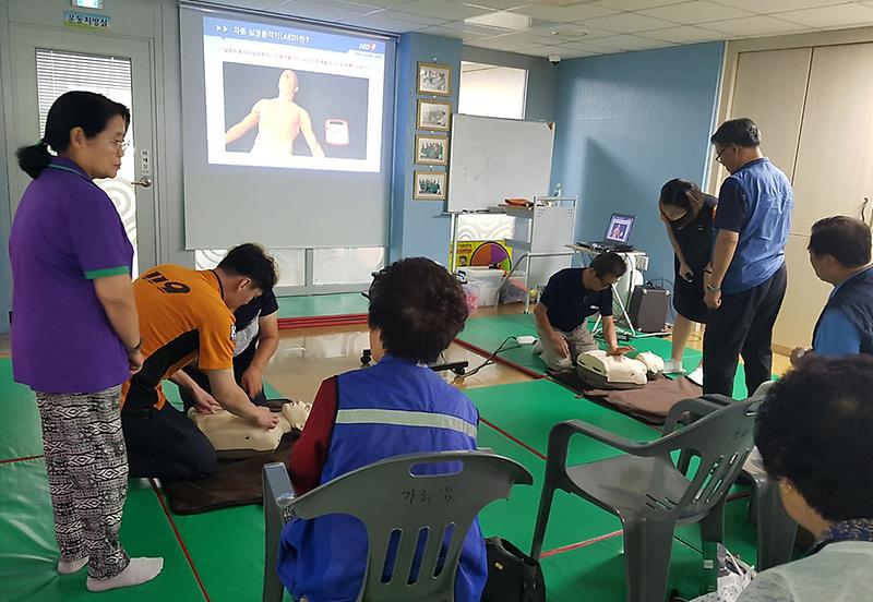 4서구,_‘4분의_골든타임,_심폐소생술_교육’운영.jpg 이미지