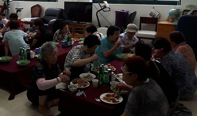 4신현원창동_자율방범대,_창립_25주년_기념_식사_대접_(2).jpg 이미지