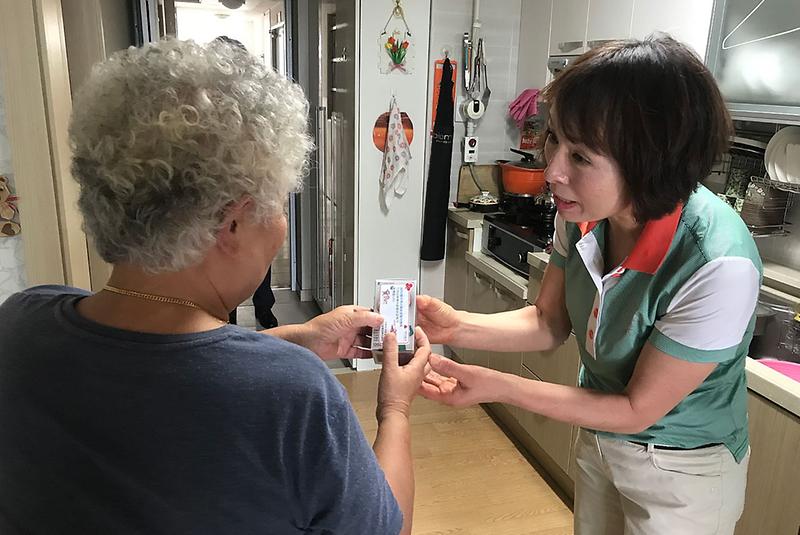 5청라2동,_어르신께_폭염대비_종합영양제_지원_(1).jpg 이미지