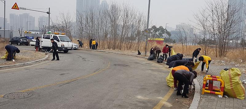 5청라3동,_새봄맞이_청소_취약지역_환경정비_실시_(1).jpg 이미지