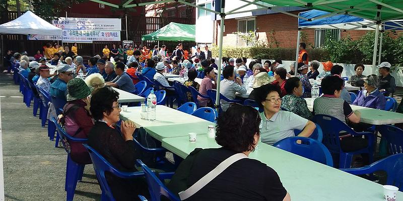 5연희동,_어르신을_위한_사랑의_자장면_나눔_행사.jpg 이미지