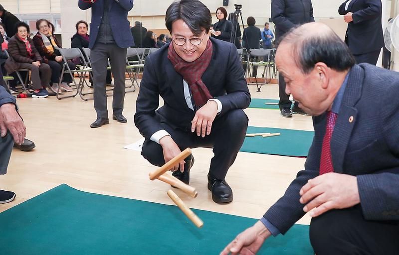 7대한노인회_인천서구지회,_친선_척사대회_개최.jpg 이미지