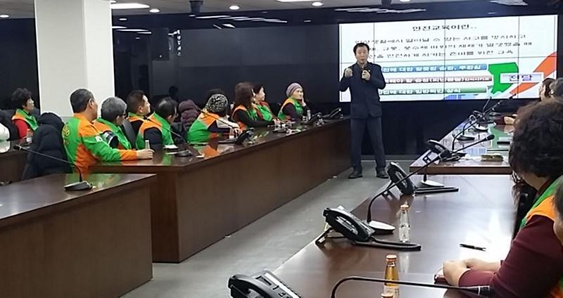 8서구,_자율방재단·안전모니터봉사단_역량강화_교육.jpg 이미지