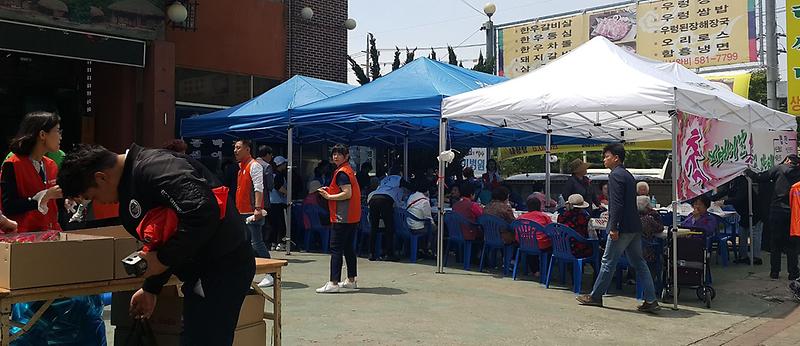 9두레나눔의_쉼터,_어버이날_어르신_식사_대접.jpg 이미지