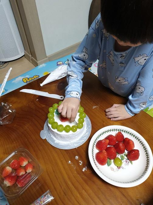 10가좌2동_지역사회보장협의체,_‘자녀와_케이크_만들기’_사업_진행__(2).jpg 이미지