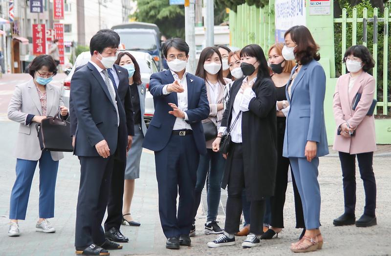 1이재현_서구청장,_지역교육_발전_위한_소통_행보_(1).jpg 이미지