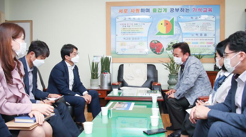 1이재현_서구청장,_지역교육_발전_위한_소통_행보_(2).jpg 이미지