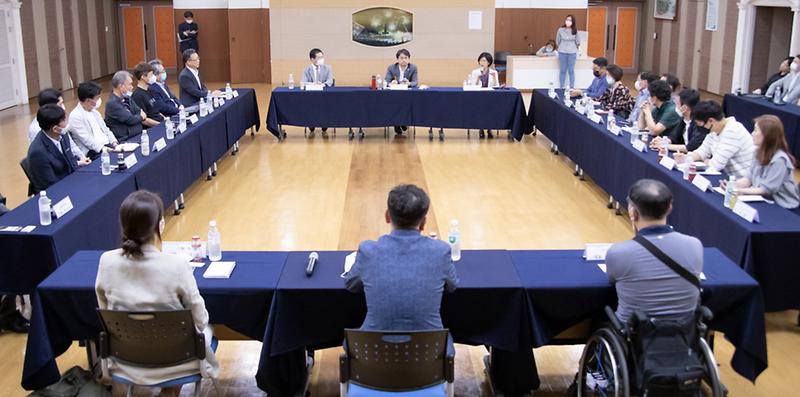 1이재현_서구청장,_냠냠서구몰_입점업체_의견수렴_(2).jpg 이미지