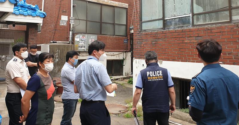 2서구,_‘전국_최초’_신혼부부_위한_무상임대_빈집사업_추진__현장방문사진.jpg 이미지