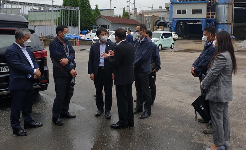 2서구,_친환경_아스콘설비_공동연구개발_협약사업장_방문_(1).jpg 이미지