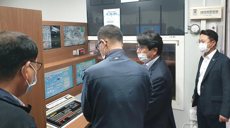 2서구,_친환경_아스콘설비_공동연구개발_협약사업장_방문_(2).jpg 이미지