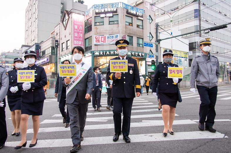 2서구,_서구,_스마트횡단보도로_보행자_안전_지킨다_(3).jpg 이미지