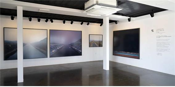 4_2020년_정서진아트큐브_문을_열다...‘유토피아의_초상_The_Picture_of_Utopia’_(3).jpg 이미지