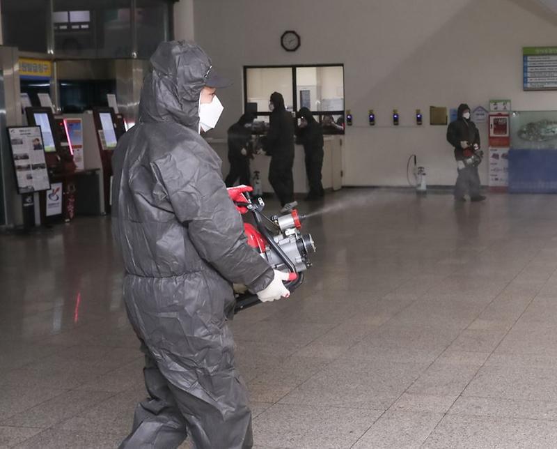 5서구,_민원인_방문_잦은_청사건물_대대적_방역_(2).jpg 이미지