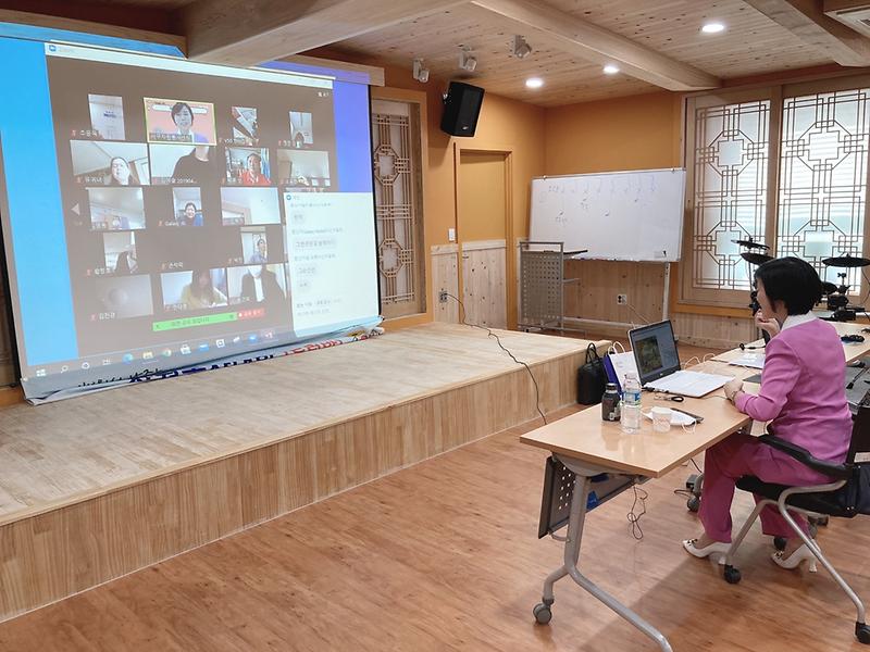 10서구자원봉사센터,_‘자원봉사와_인문학’_온라인_보수교육_열어__(2).jpg 이미지