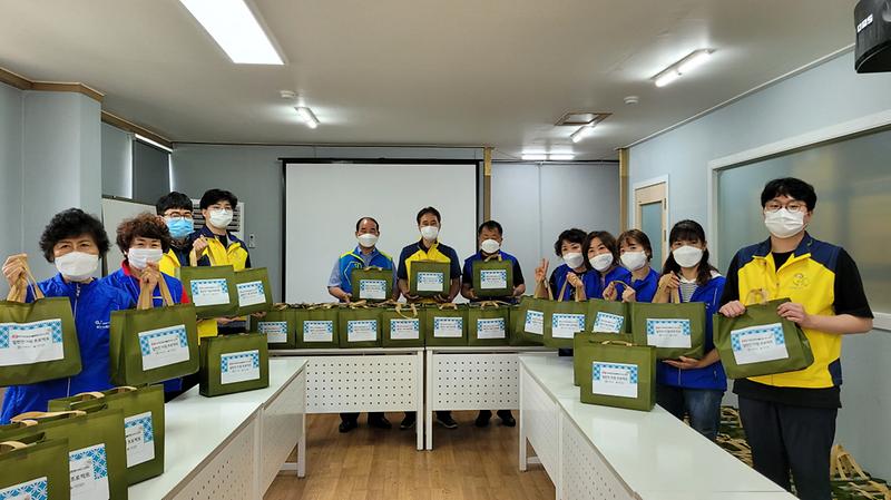 12서구자원봉사센터·한전KPS(주),_밑반찬_지원_프로젝트로_‘한마음’_.jpg 이미지