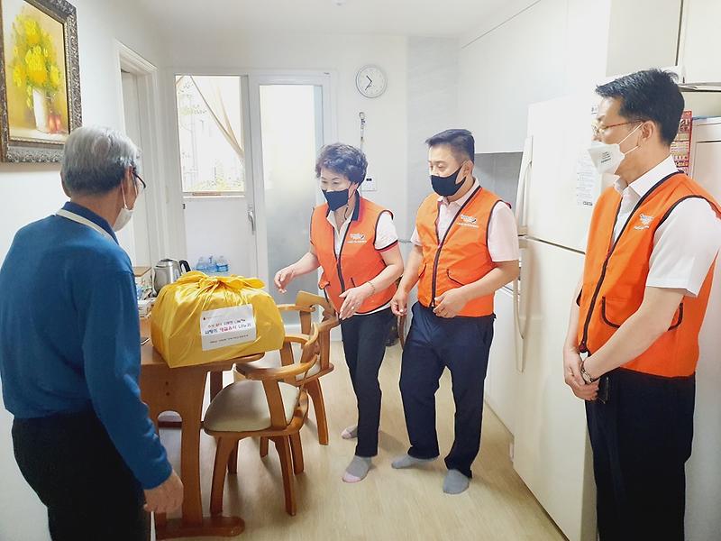 18가좌2동_지역사회보장협의체,_‘사랑의_명절음식_나누기’.jpg 이미지
