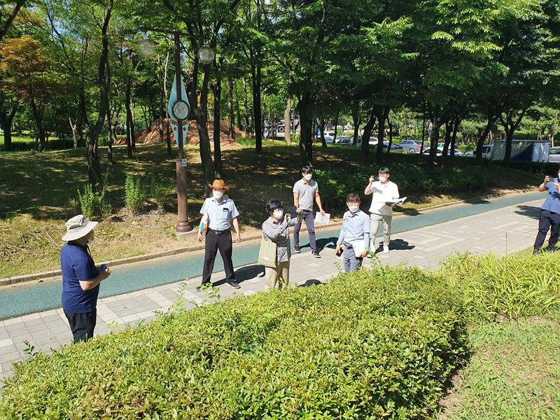 1국립생물자원관과_손잡고_곳곳에_‘자생식물’_심는_서구__(2).jpg 이미지