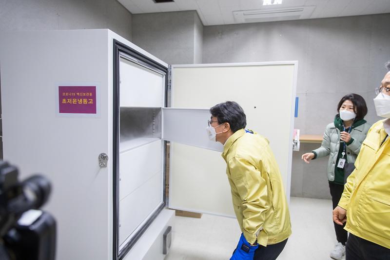1이재현_서구청장,_코로나19_예방접종센터_사전점검_나서__(2).jpg 이미지