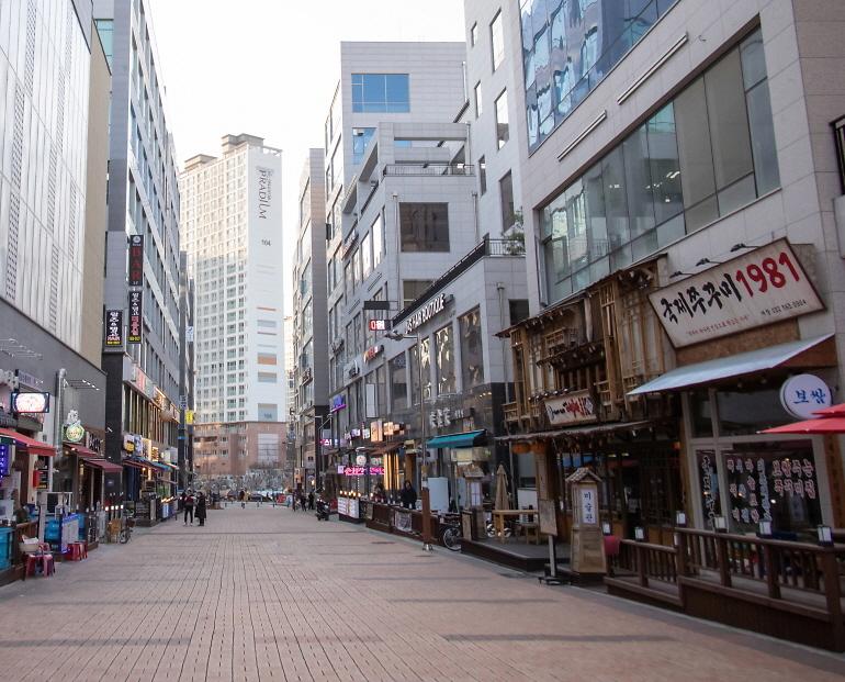 1서구,_“골목형상점가에_방문해_‘연말행운’_받아가세요!”_.jpg 이미지