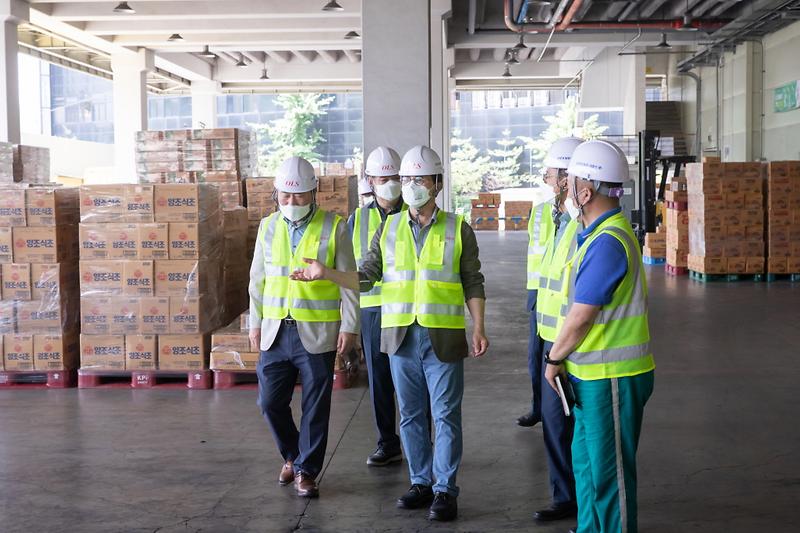 2이재현_서구청장,_물류창고_방역_현장_직접_챙겨__(2).jpg 이미지
