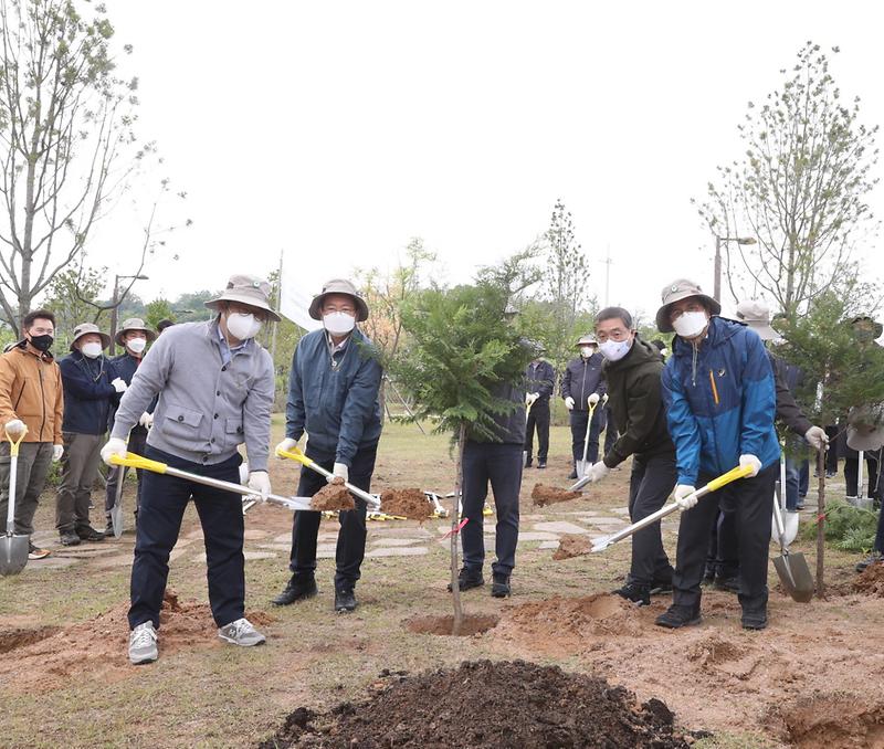 2서구_석남녹지에_‘탄소중립_숲’_우거진다_(1).jpg 이미지