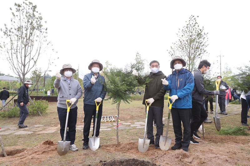 2서구_석남녹지에_‘탄소중립_숲’_우거진다_(3)_.jpg 이미지