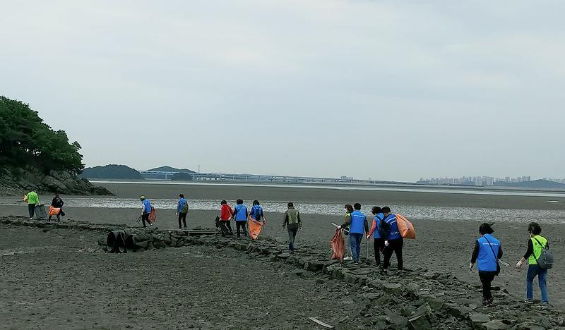 4신현원창동,_세어도_환경정화활동_‘구슬땀’__(2).jpg 이미지