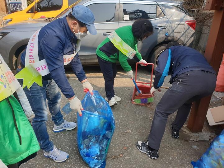 5가정3동,_새봄맞이_‘클린업_데이’_추진__(1).jpg 이미지