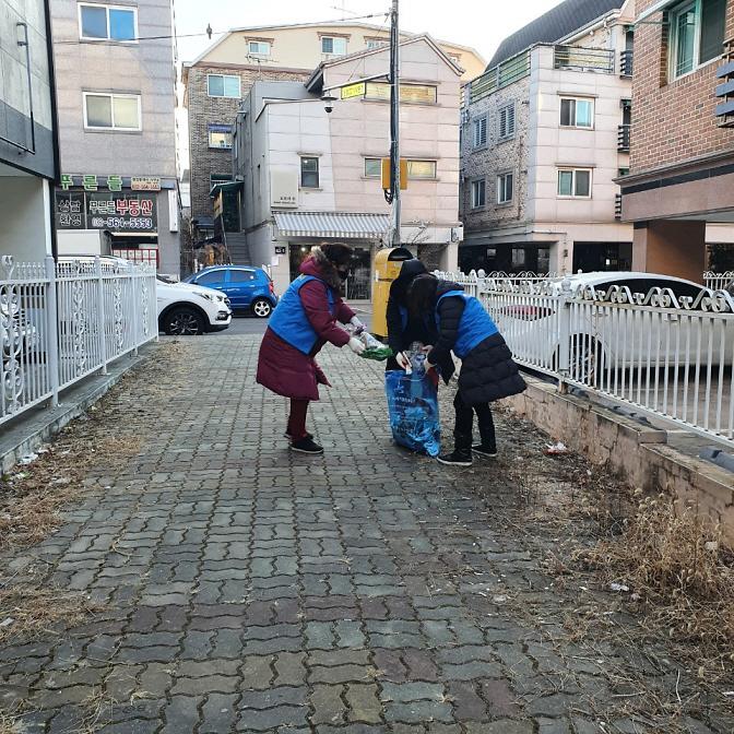 6검암경서동_통장자율회,_설맞이_환경정비로_‘클린_서구’_만들어요~_.jpg 이미지
