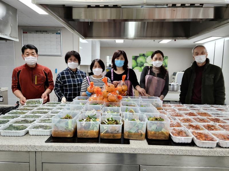 6나눔은_가까이...가좌2동_주민자치회_반찬봉사_실시__(2).jpg 이미지