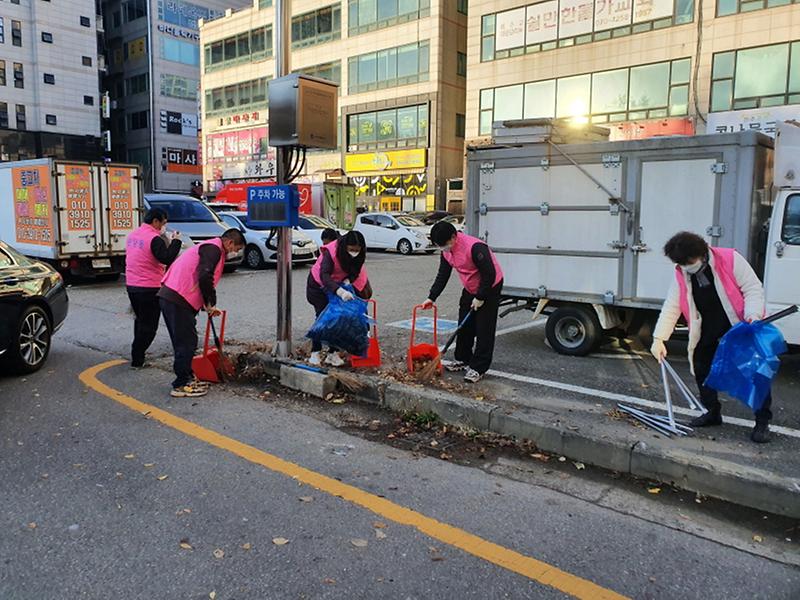 6원당동,_주민과_함께하는_‘겨울맞이’_클린업데이_펼쳐__(2).jpg 이미지