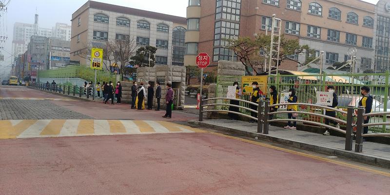 8가좌1동,_안심통학_캠페인으로_안전_지킴이_되다__(1).jpg 이미지
