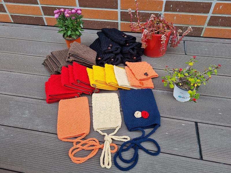 8검단노인복지관,_직접_만든_손뜨개_제품_청소년에_전달__(2).jpg 이미지