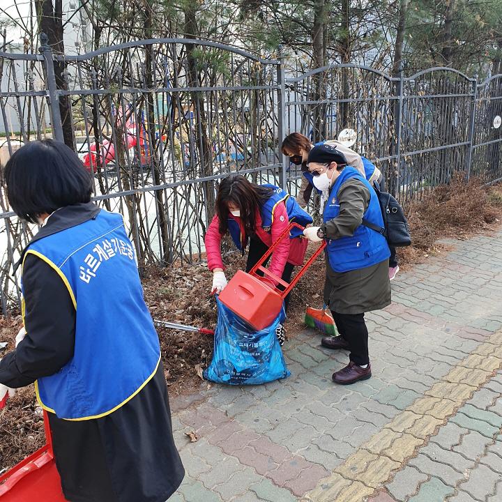 8석남1동_바르게살기위원회,_‘클린_서구’_만들기_봉사활동__(2).jpg 이미지
