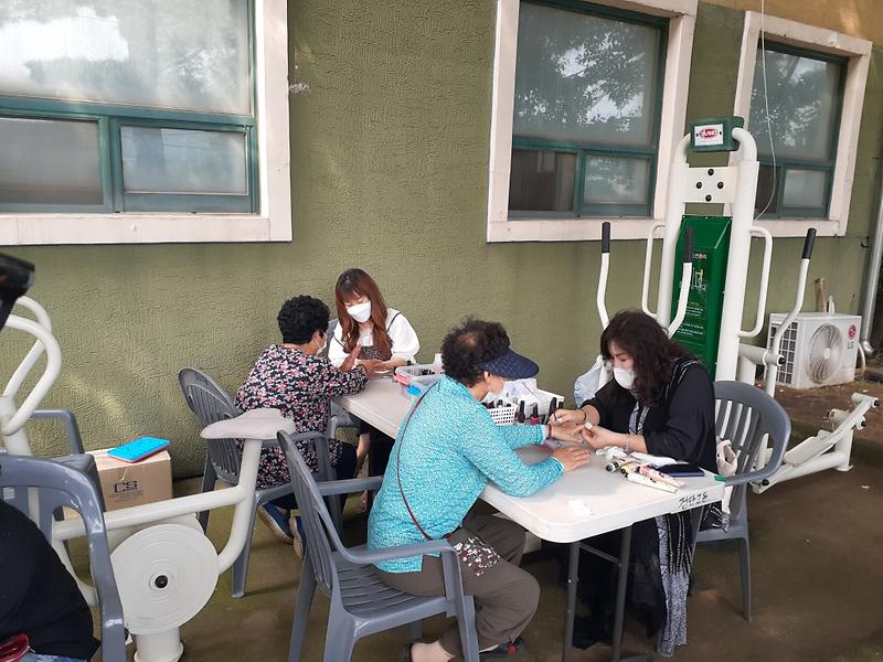 9농번기_지친_마음,_예쁜_손_보며_힐링해요~_불로대곡동_네일아트_봉사_.jpg 이미지