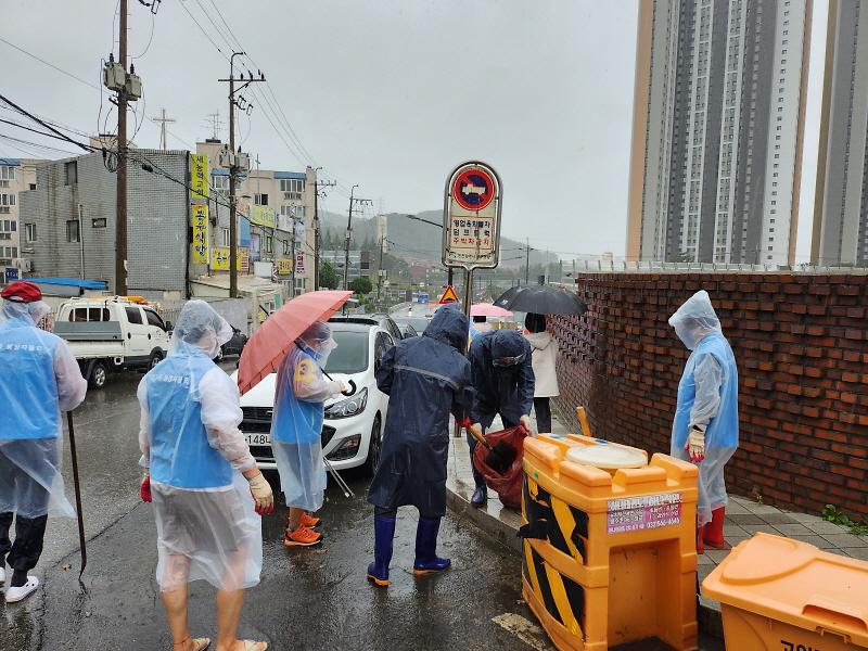 11가정2동_통장자율회,_5일_‘태풍_대비_예찰_활동’__(2).jpg 이미지