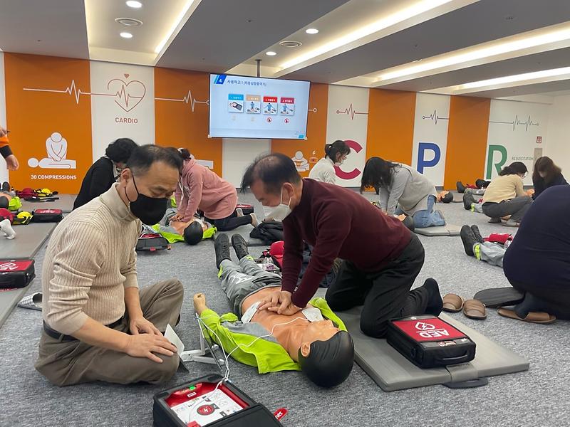 12청라1동_통장자율회,_인천국민안전체험관에서_‘응급처치’_교육_수료__(2).jpg 이미지