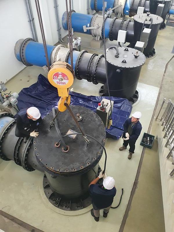 1‘태풍·집중호우_대비’_고삐_죄는_서구,_빗물펌프장_가동_준비_완료_배수펌프_정비작업사진_(1).jpg 이미지