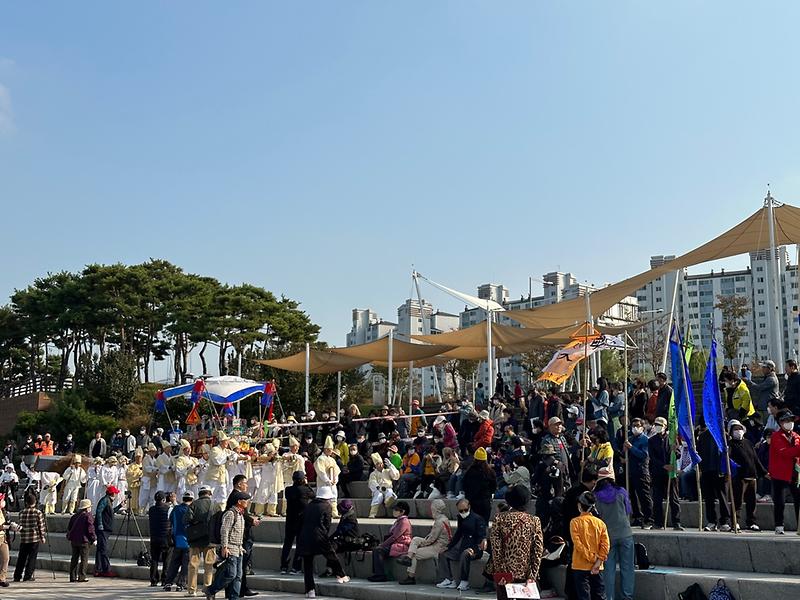 1서구_전통_장례_문화_‘경서호상놀이’,_아라뱃길서_정기발표회_(2).jpg 이미지