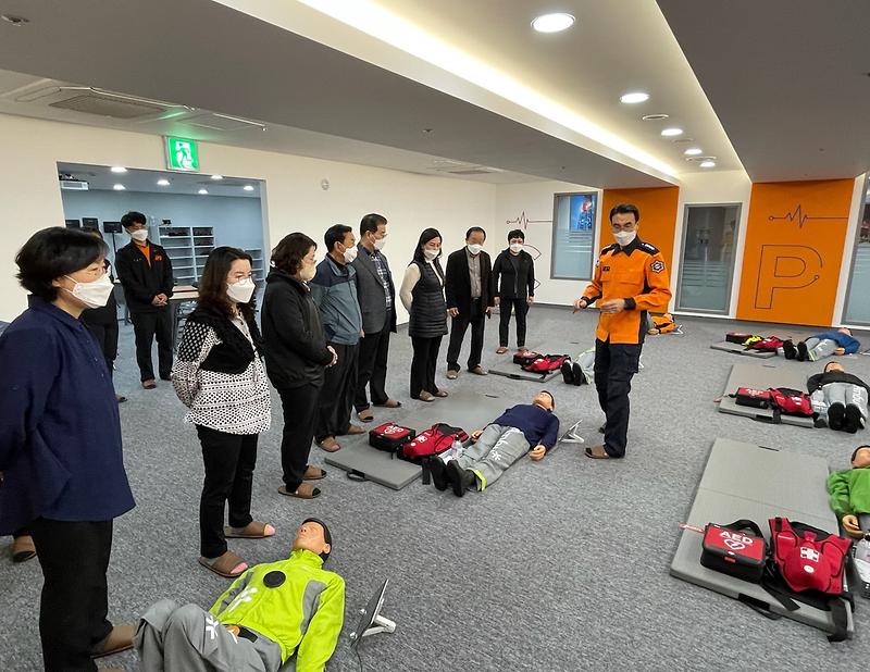 2가정1동_주민자치회,_인천국민안전체험관_찾아_화재안전체험_참여__(2).jpg 이미지