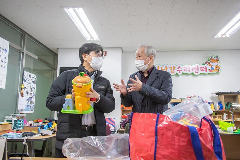 2장난감_‘무료진료’···서구_장난감수리센터,_‘호응’__(2).jpg 이미지