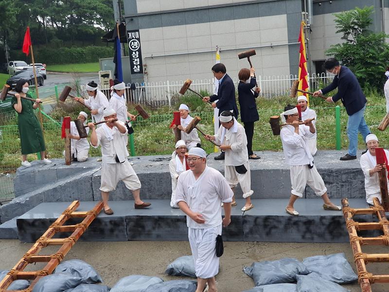 2선조들의_애뜻한_삶_닮긴_노동요_‘방죽맥이’__(2).jpg 이미지