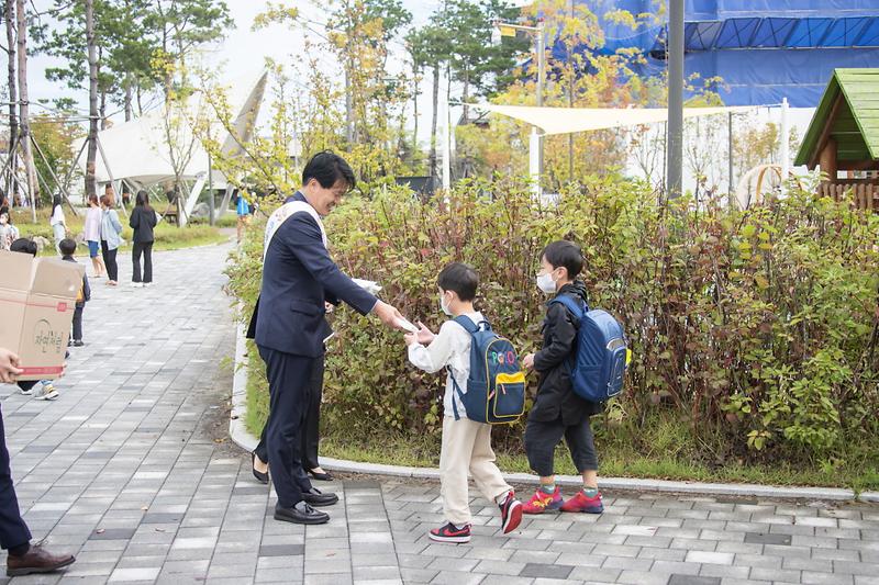 3‘스쿨존에선_안전운전!’_서구,_등굣길_교통안전_캠페인__(2).jpg 이미지