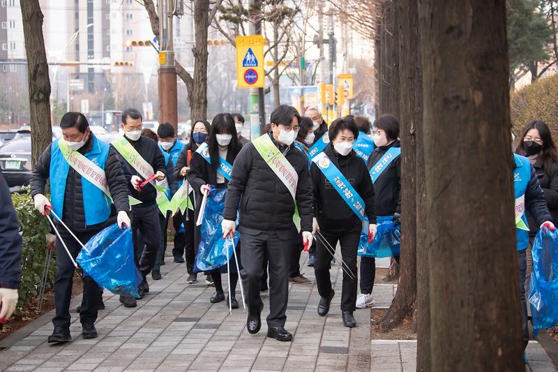 4새봄맞이_‘대청결운동’···가좌2동,_마을_환경정비_실시__(2).jpg 이미지