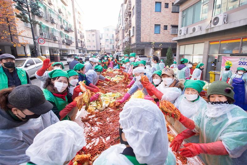 4서구새마을부녀회,_‘사랑의_김장_나눔’__(1).jpg 이미지